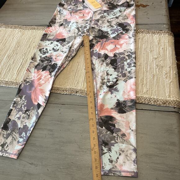NWT Fabletics Gray Pink Rose Floral Portia Sport Bra Salar Legging Set XXL - Picture 5 of 10